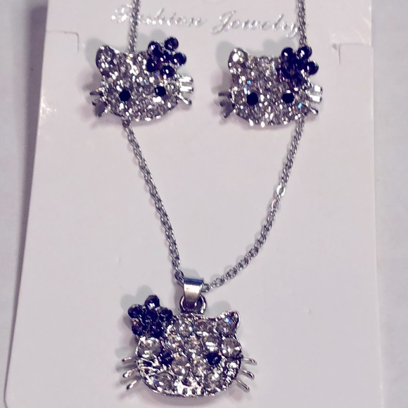 NWT Hello Kitty Necklace and Earrings Set. Perfect gift for Easter. - Picture 5 of 10
